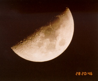 Der Mond im ersten Viertel